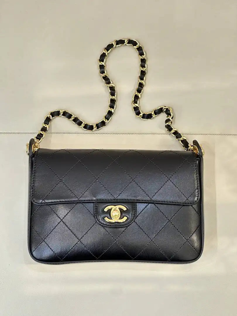 Chanel AS6625 Small Flap Bag Shiny Calfskin Black