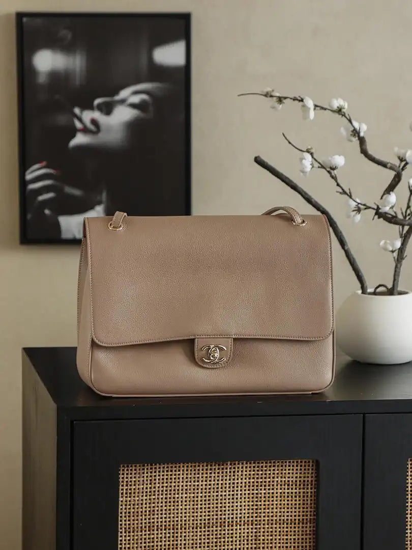 Chanel AS9101 Clarence 2026 SS Runway Collection Shopping Bag Nude Pink