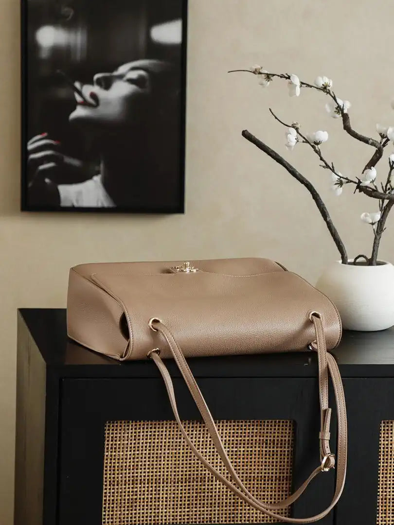Chanel AS9101 Clarence 2026 SS Runway Collection Shopping Bag Nude Pink