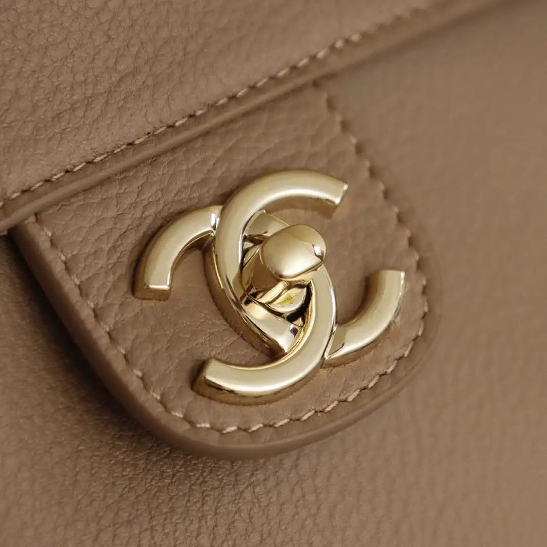 Chanel AS9101 Clarence 2026 SS Runway Collection Shopping Bag Nude Pink