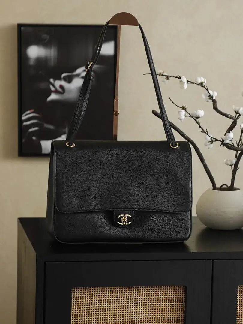 Chanel AS9101 Clarence 2026 SS Runway Collection Shopping Bag Black
