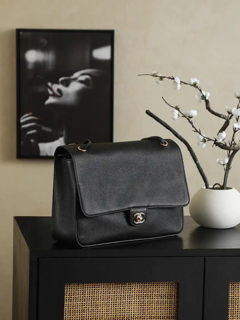 Chanel AS9101 Clarence 2026 SS Runway Collection Shopping Bag Black