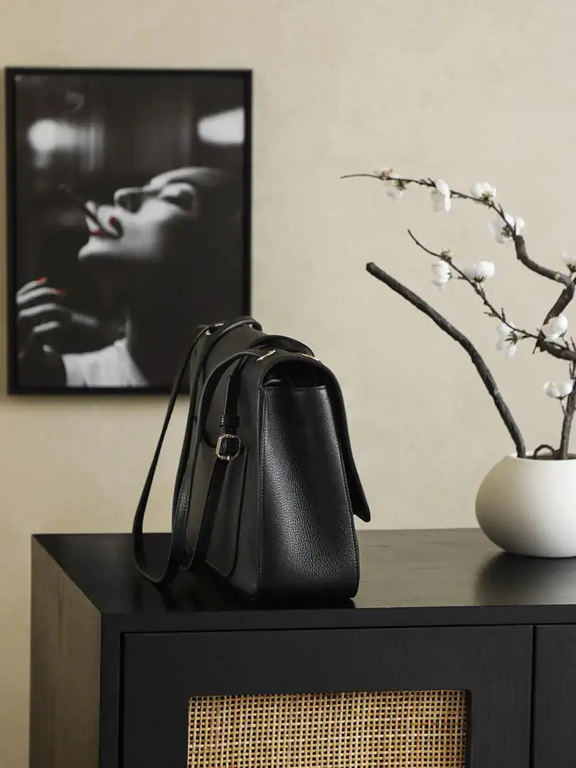 Chanel AS9101 Clarence 2026 SS Runway Collection Shopping Bag Black