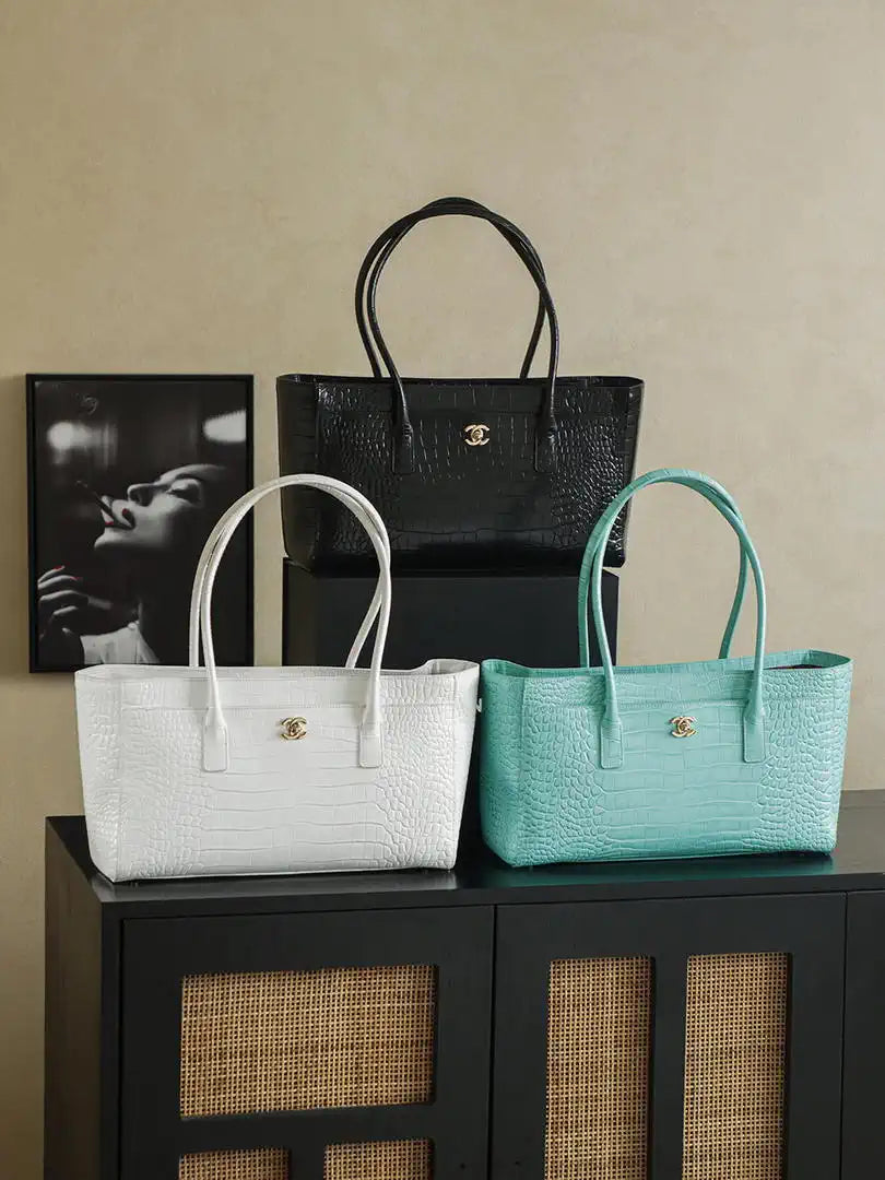 Chanel AS9106 26 SS Runway Collection Shopping Bag Crocodile-embossed Calfskin Blue