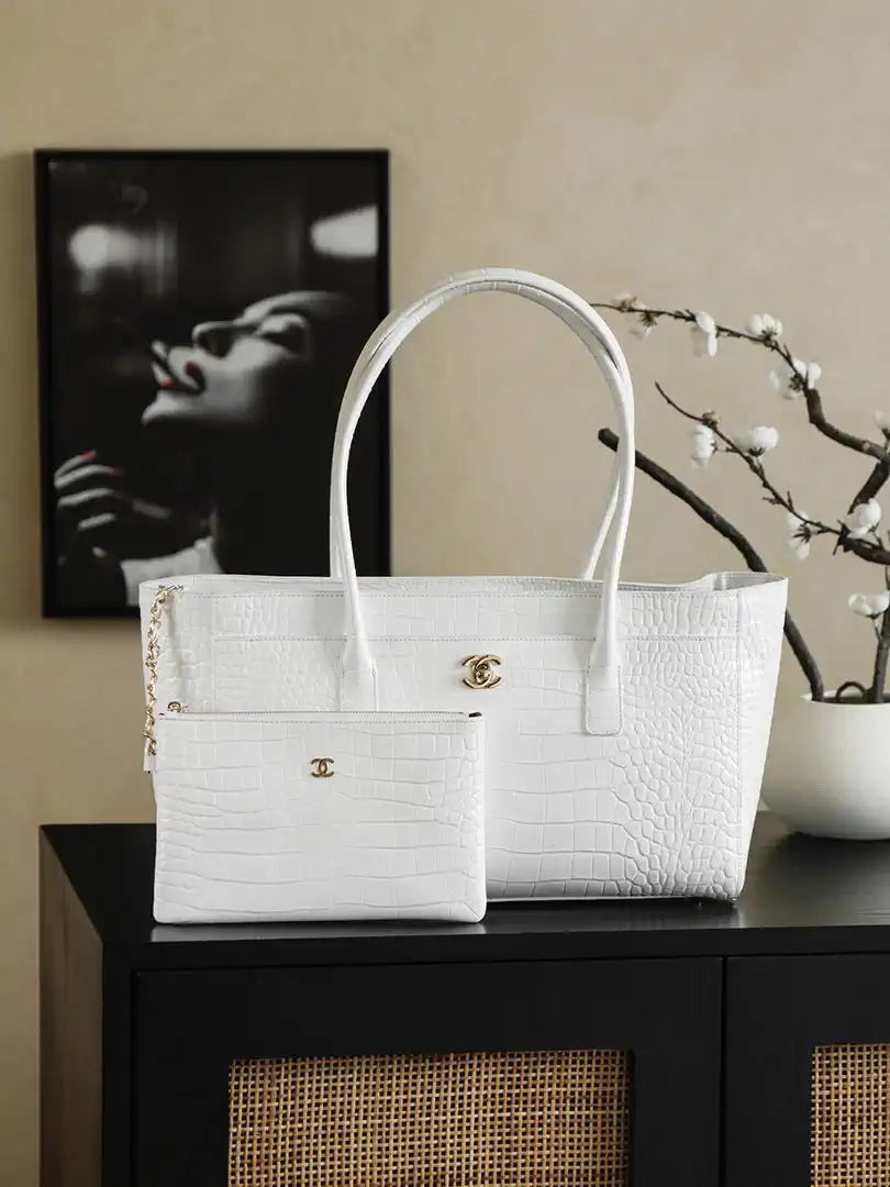 Chanel AS9106 26 SS Runway Collection Shopping Bag Crocodile-embossed Calfskin White