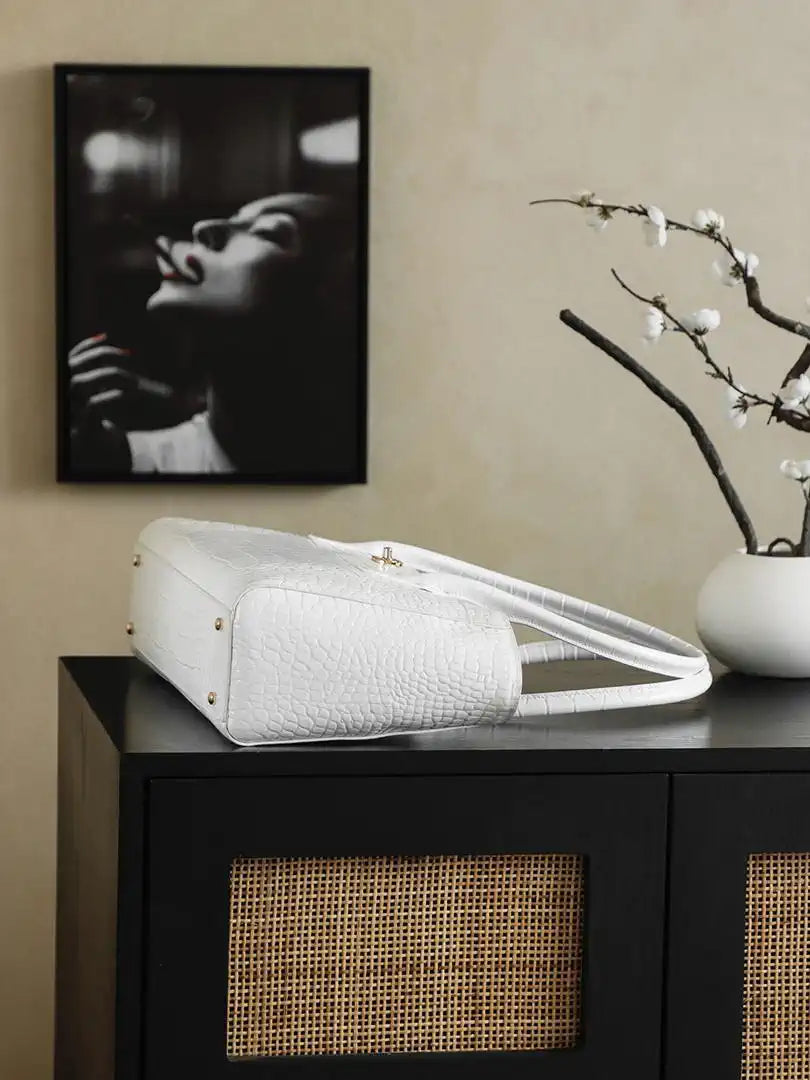 Chanel AS9106 26 SS Runway Collection Shopping Bag Crocodile-embossed Calfskin White