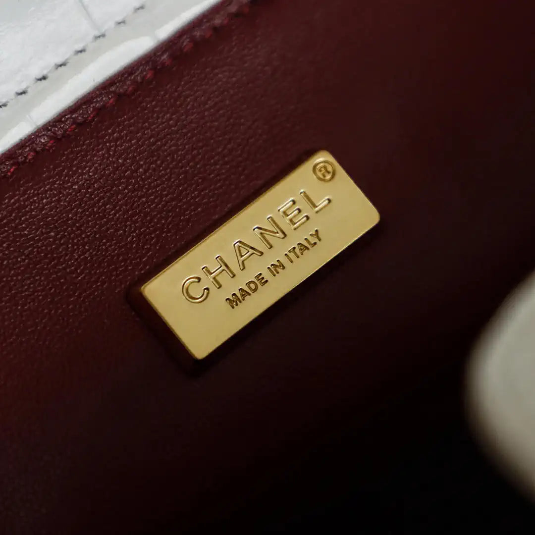 Chanel AS9106 26 SS Runway Collection Shopping Bag Crocodile-embossed Calfskin White