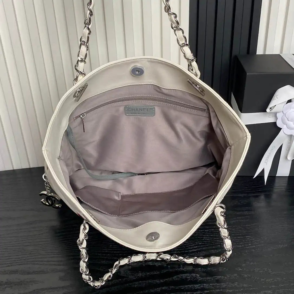 Chanel AS9901 Vintage Shopping Bag Calfskin White Red