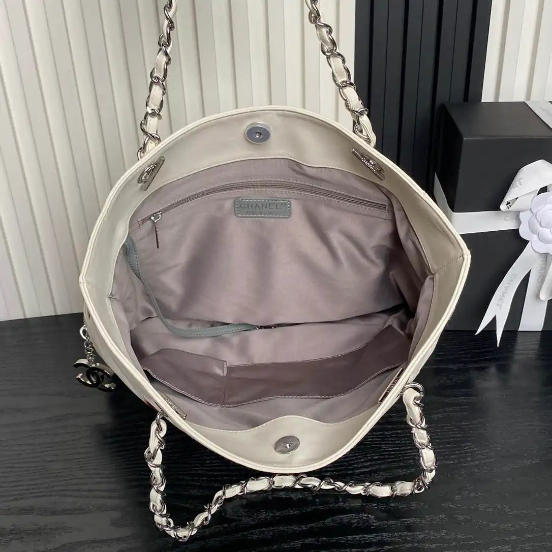Chanel AS9901 Vintage Shopping Bag Calfskin White Red