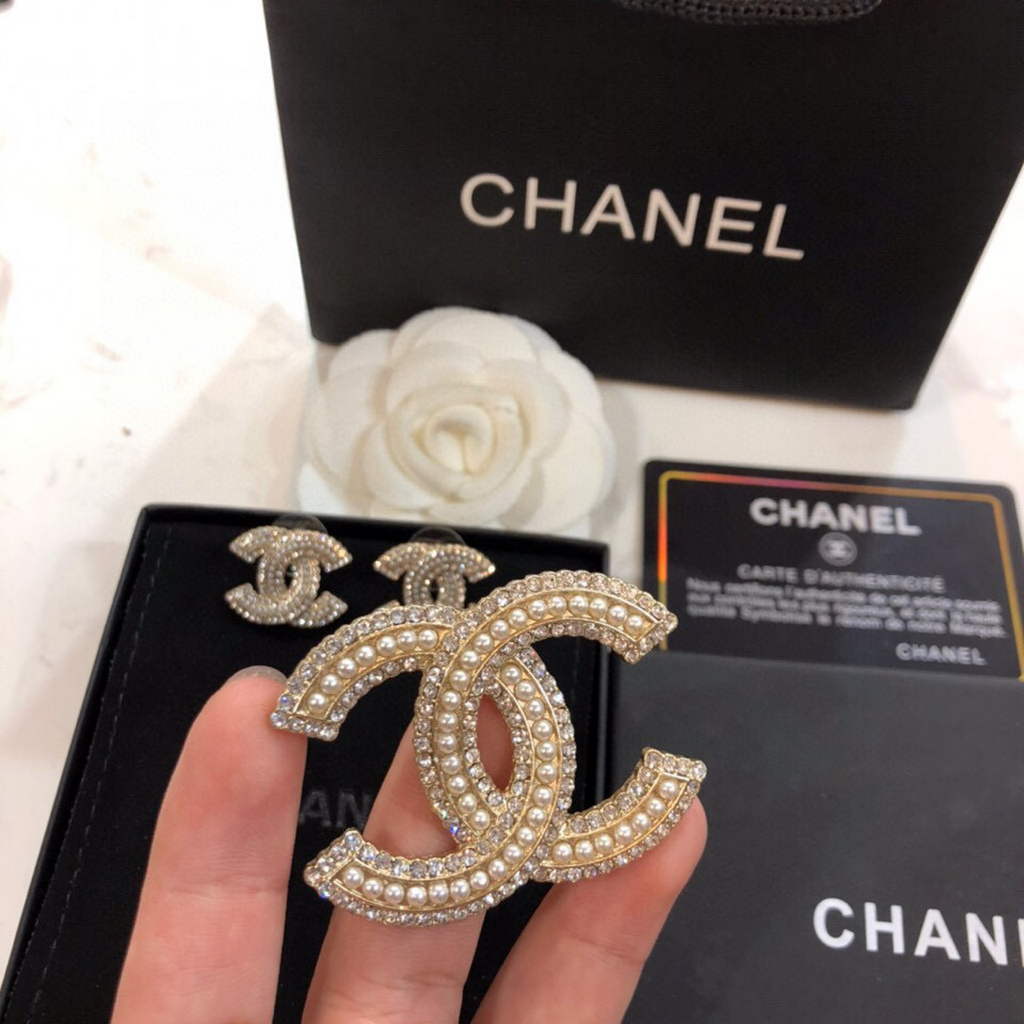 Chanel Brooch Chanel Designer Jewelry CC30666 - Default Title - View 1