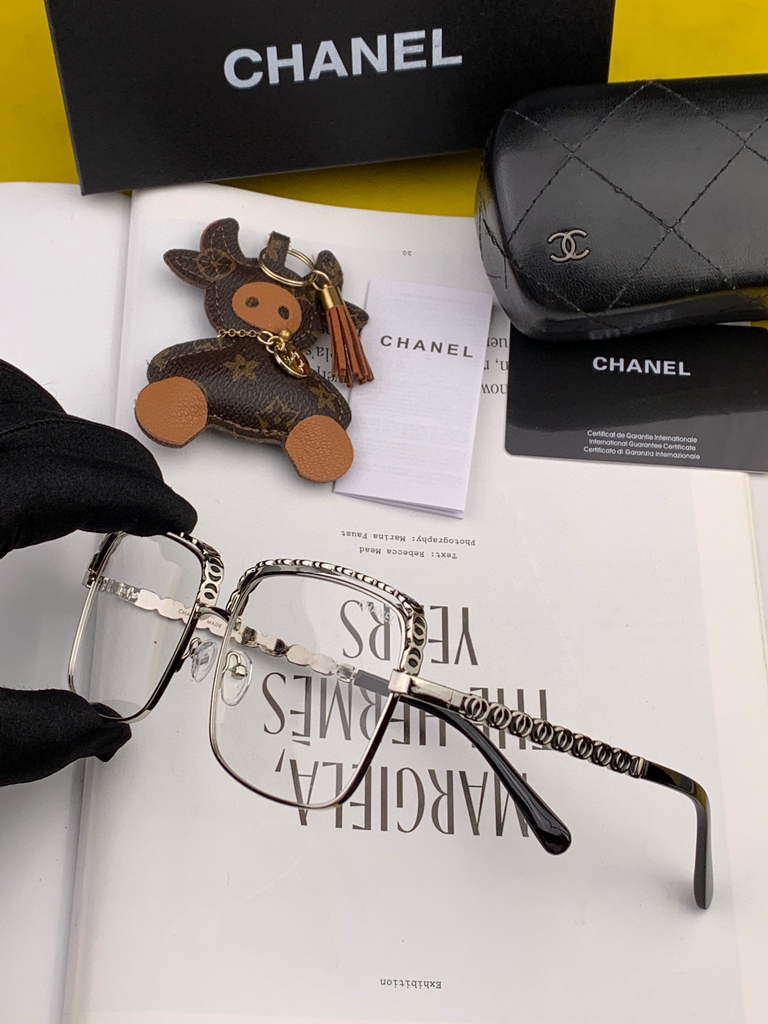 Chanel Cat Eye Sunglasses Chanel Shield Sport Fashion Show 993600
