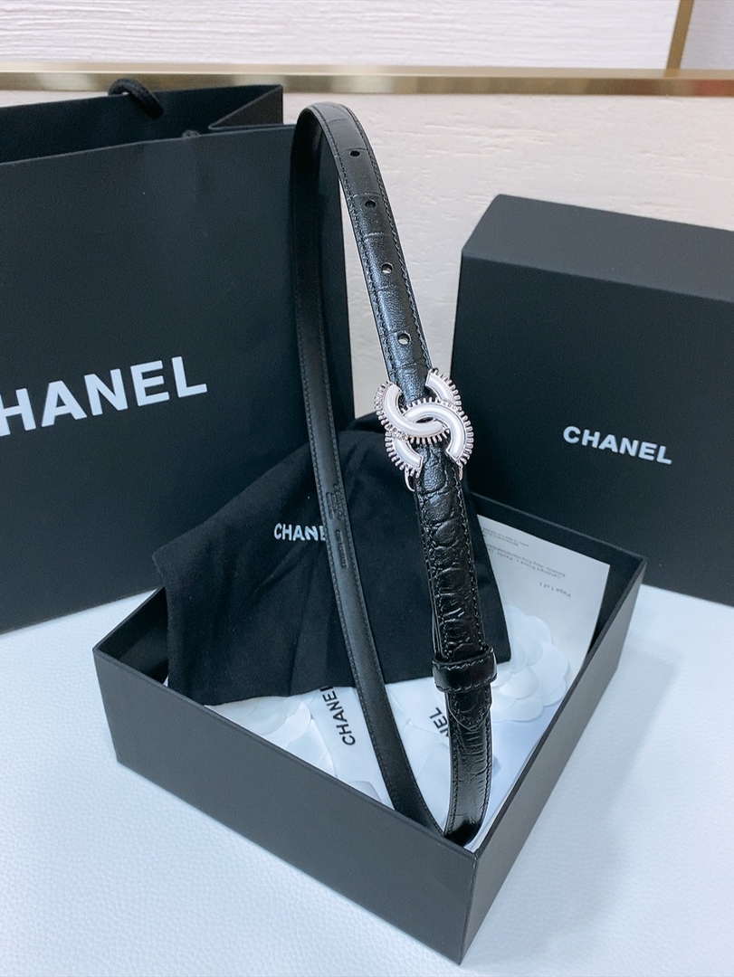Chanel CC resin white with chain teeth gold and silver logo buckle 1.5cm AA0917