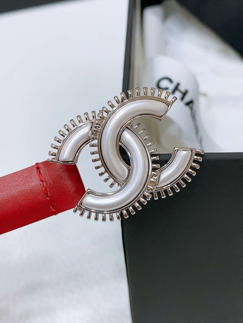 Chanel CC resin white with chain teeth gold and silver logo buckle 1.5cm AA0919