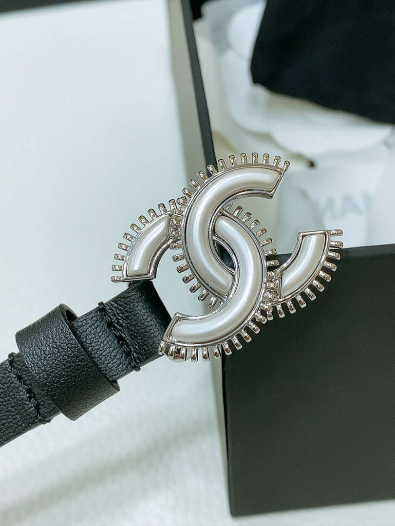 Chanel CC resin white with chain teeth gold and silver logo buckle 1.5cm AA0916