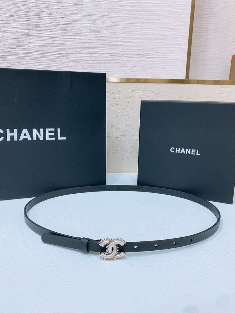 Chanel CC resin white with chain teeth gold and silver logo buckle 1.5cm AA0920