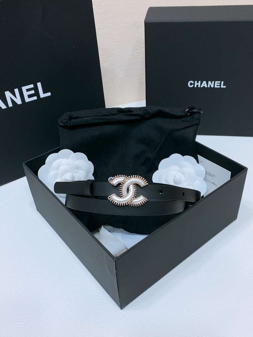 Chanel CC resin white with chain teeth gold and silver logo buckle 1.5cm AA0920