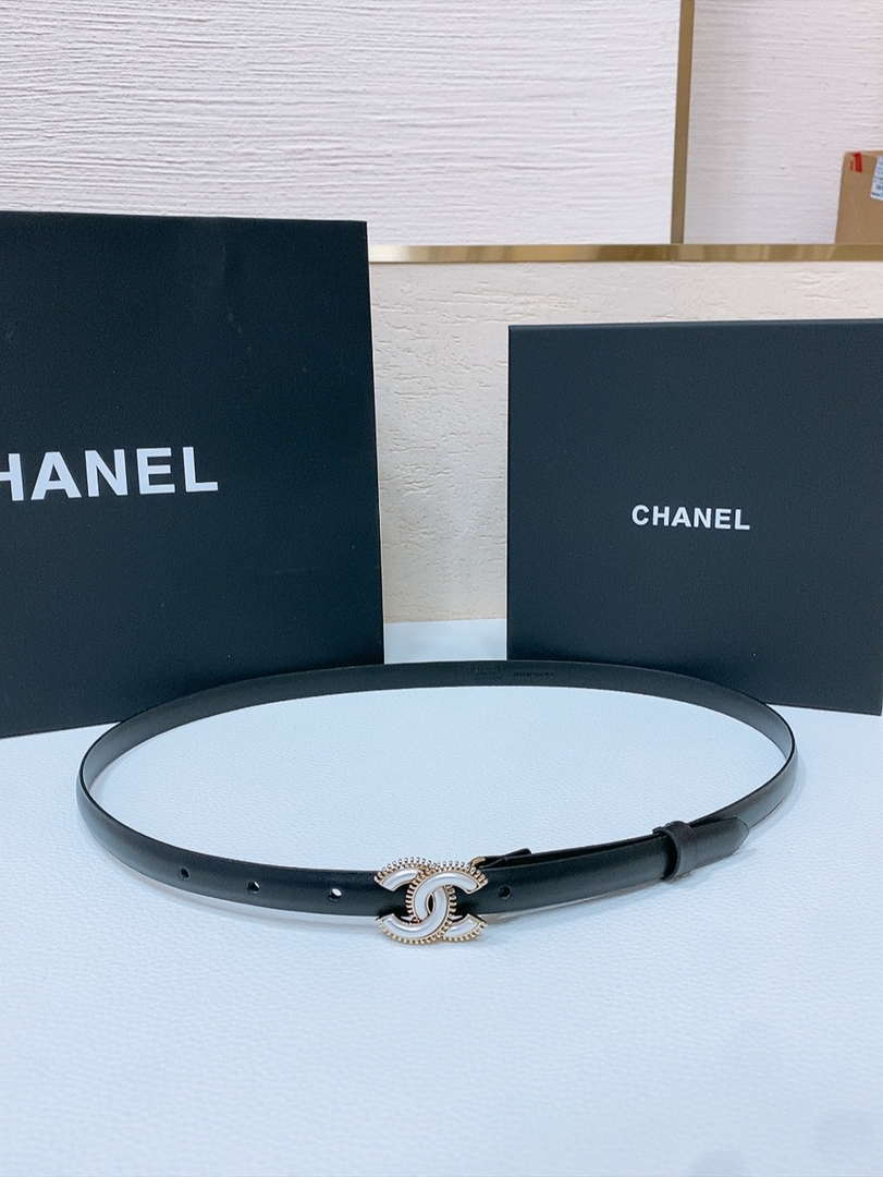 Chanel CC resin white with chain teeth gold and silver logo buckle 1.5cm AA0921