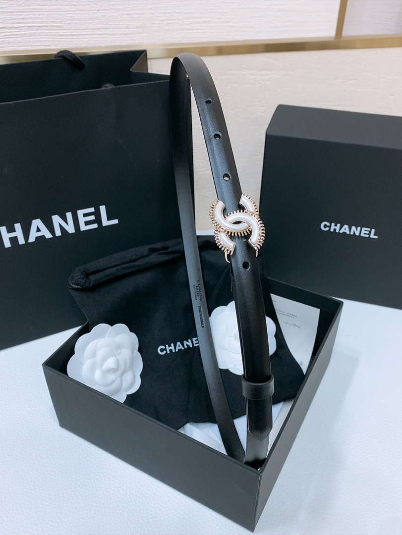 Chanel CC resin white with chain teeth gold and silver logo buckle 1.5cm AA0921