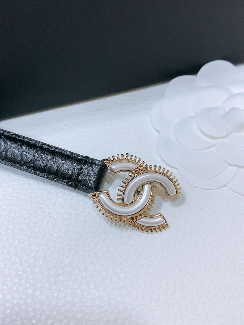 Chanel CC resin white with chain teeth gold and silver logo buckle 1.5cm AA0922