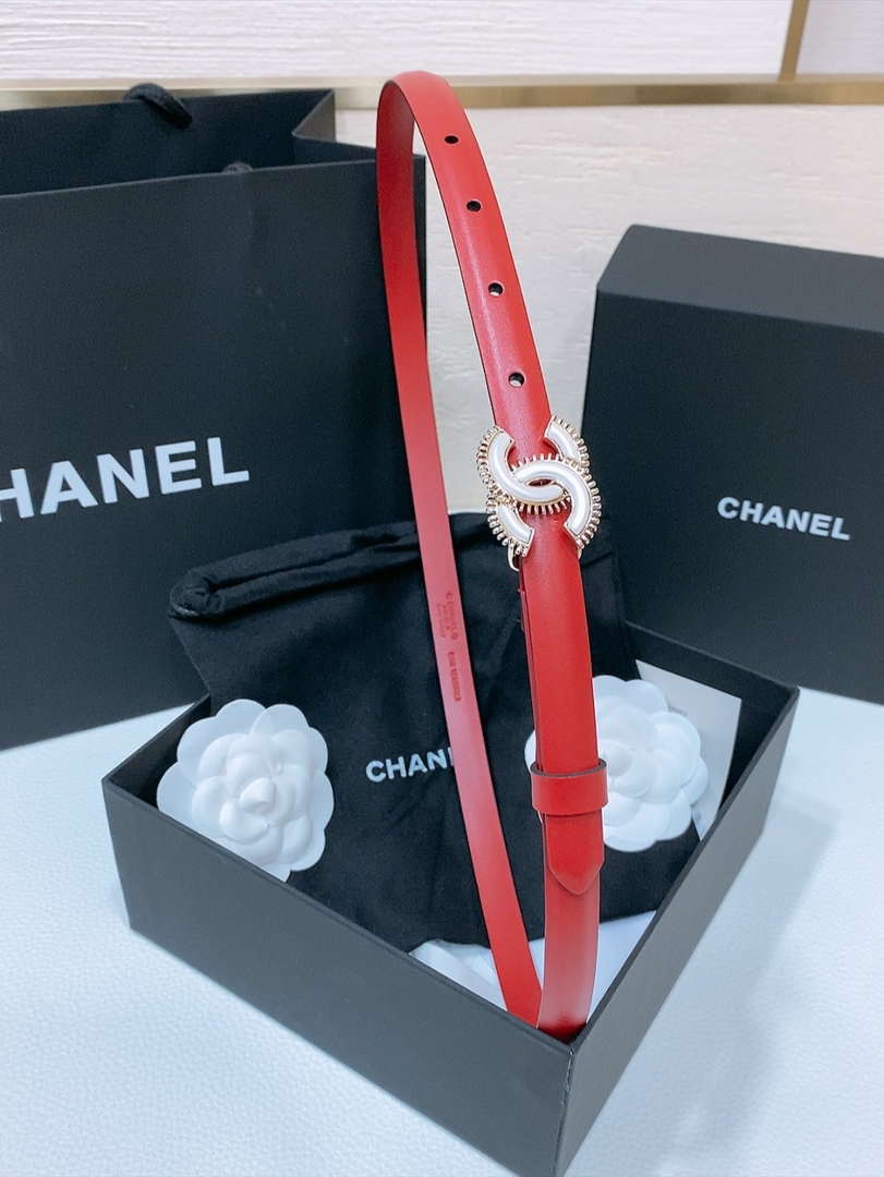 Chanel CC resin white with chain teeth gold and silver logo buckle 1.5cm AA0923