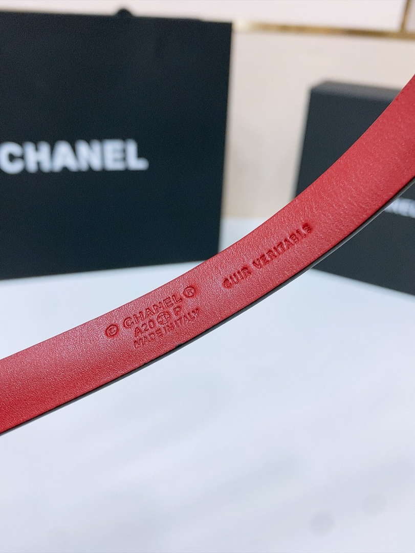 Chanel CC resin white with chain teeth gold and silver logo buckle 1.5cm AA0923