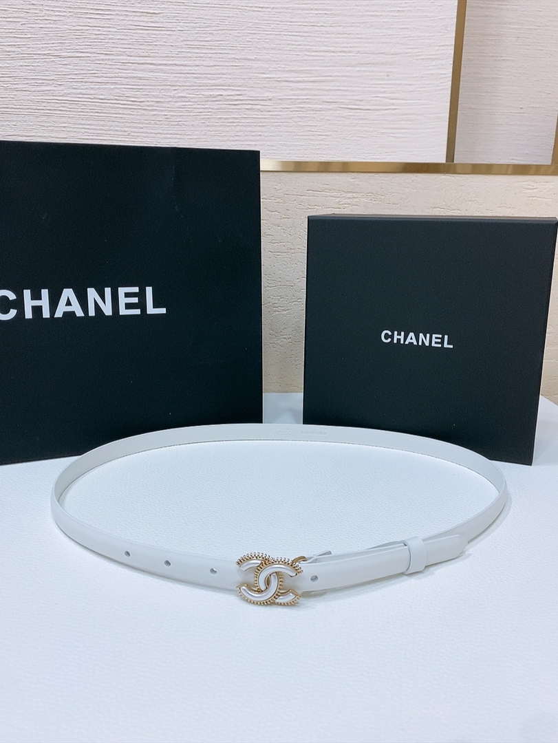 Chanel CC resin white with chain teeth gold and silver logo buckle 1.5cm AA0924