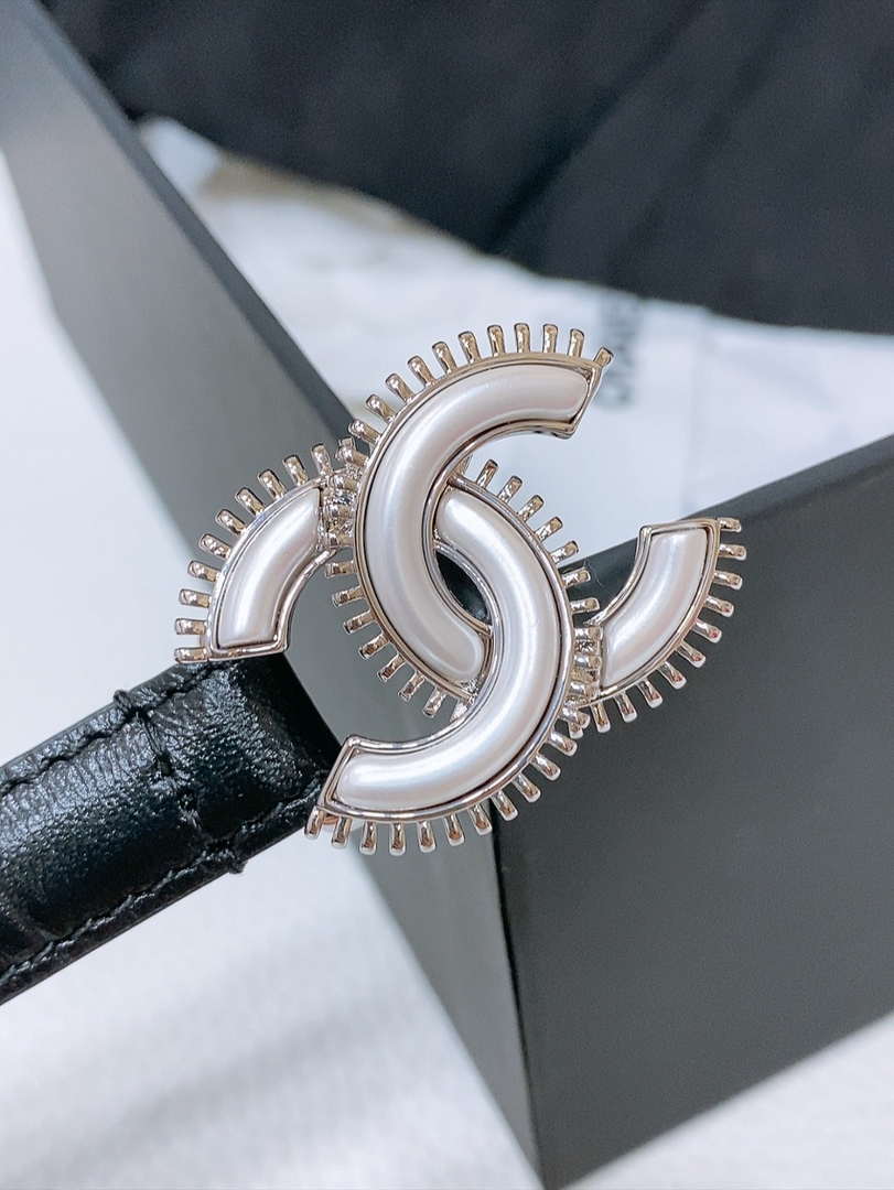 Chanel CC resin white with chain teeth gold and silver logo buckle 1.5cm AA0917