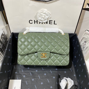 Chanel CF A01113 Classic Flap Bag in Lambskin Green - Default Title - View 1