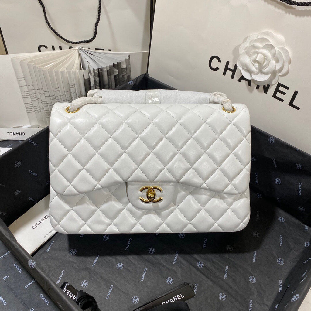 Chanel CF A01113 Classic Flap Bag in Lambskin White
