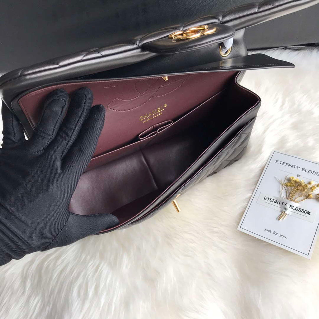 Chanel CF A01113 Jumbo Classic Flap Bag in Black Lambskin Gold