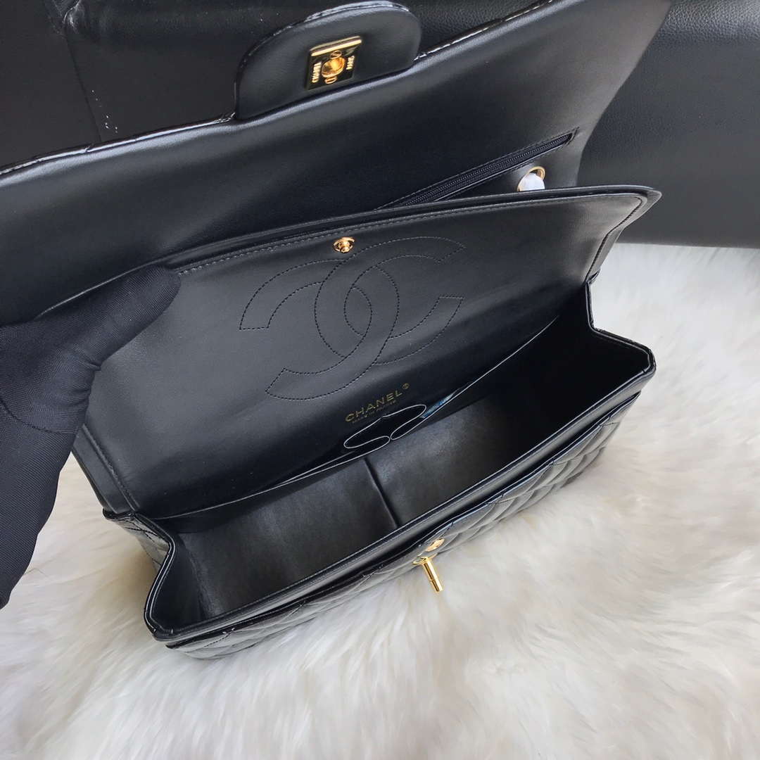 Chanel CF A01113 Jumbo Classic Flap Bag in Black Patent leather Gold