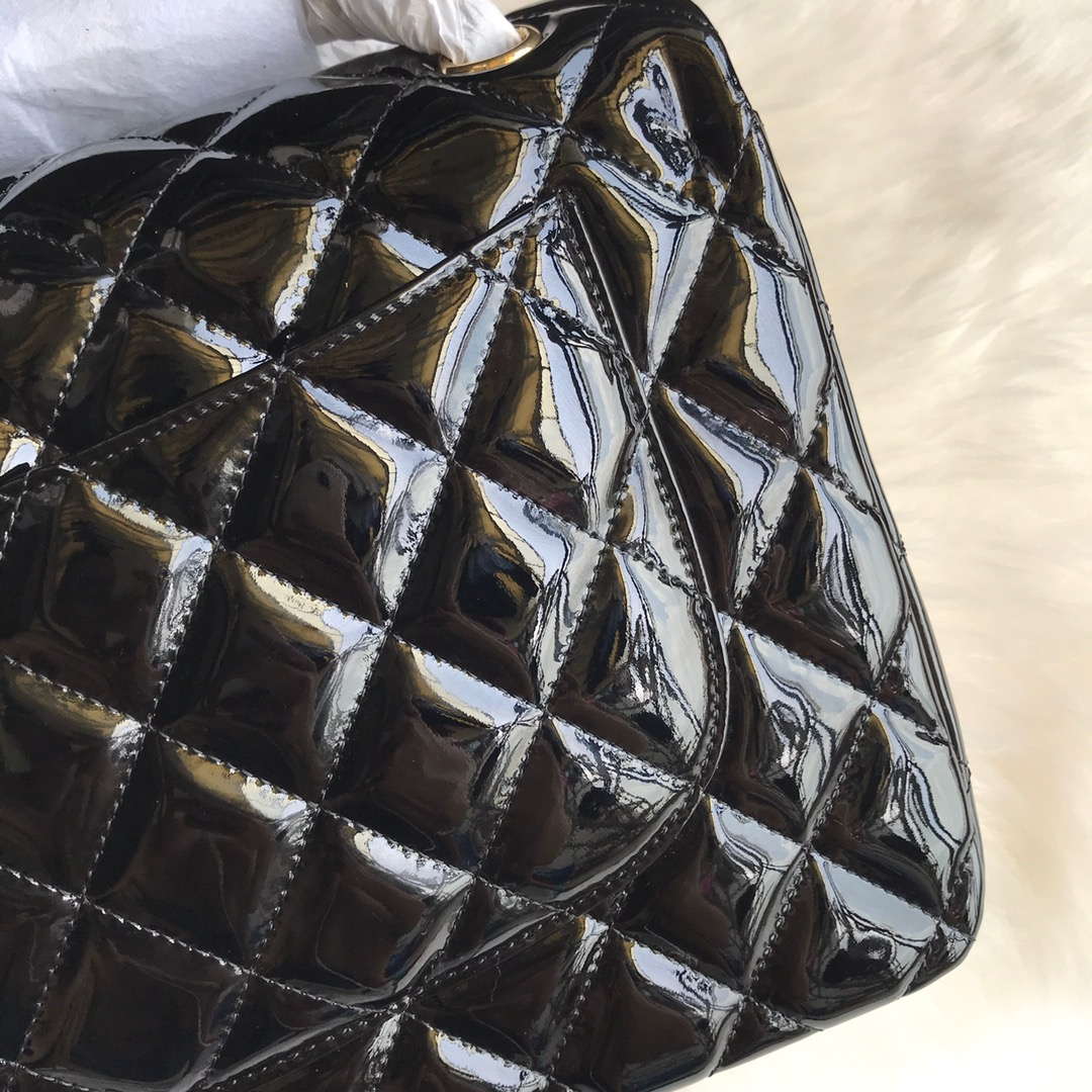 Chanel CF A01113 Jumbo Classic Flap Bag in Black Patent leather Gold