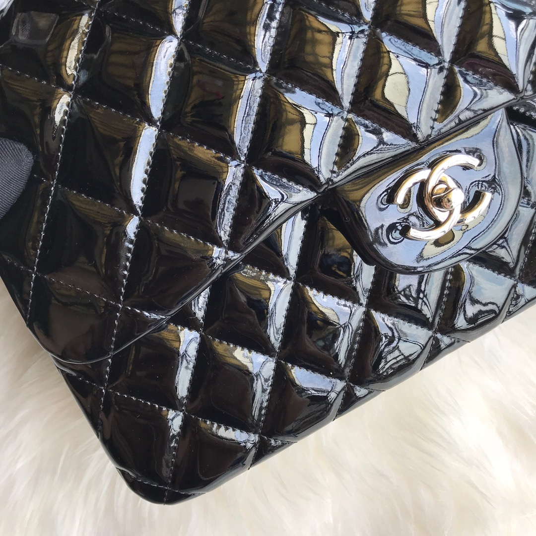Chanel CF A01113 Jumbo Classic Flap Bag in Black Patent leather Silver