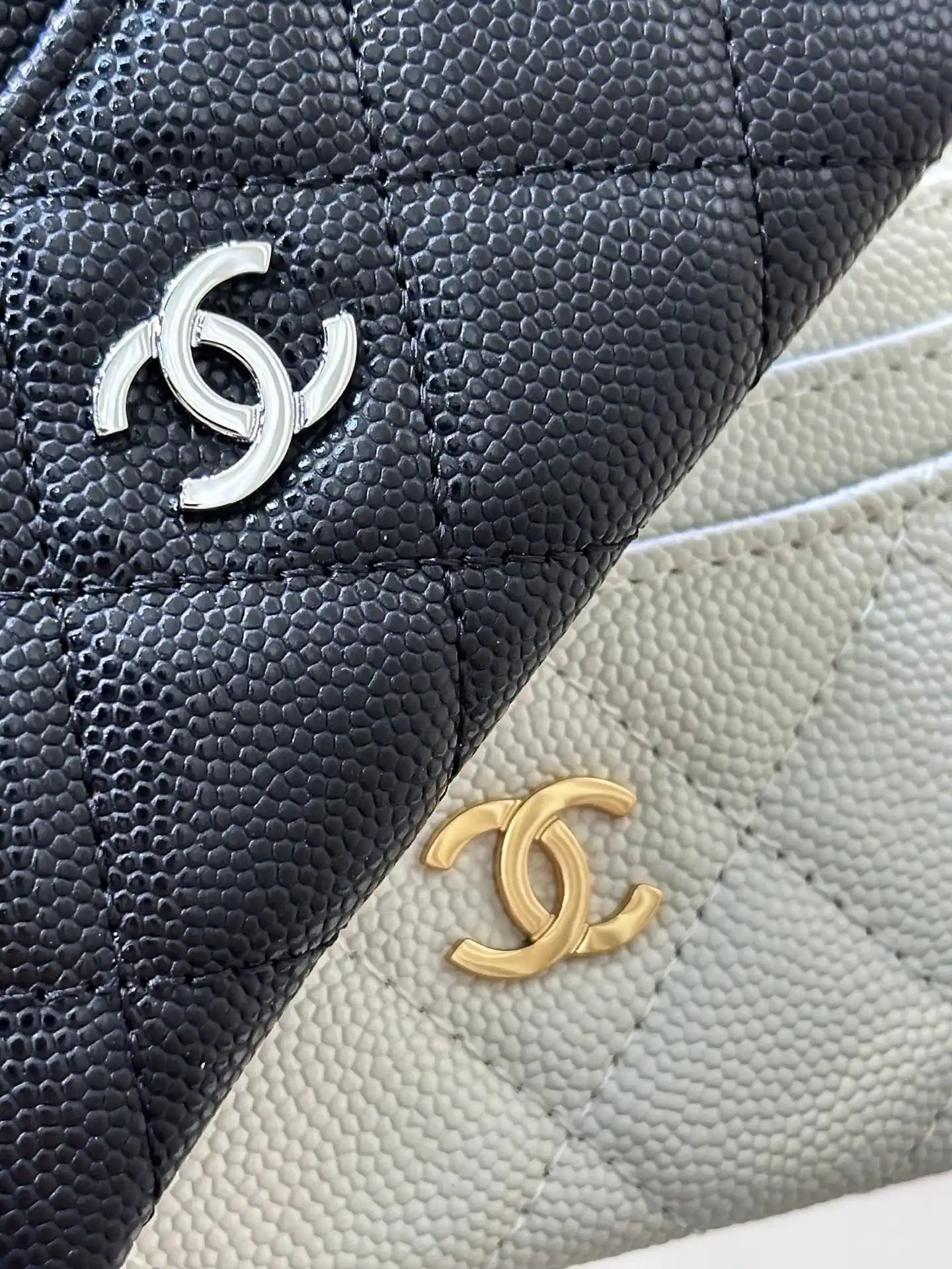 Chanel Classic Card Holder Grained Calfskin & Gold AP4472 Black Silver