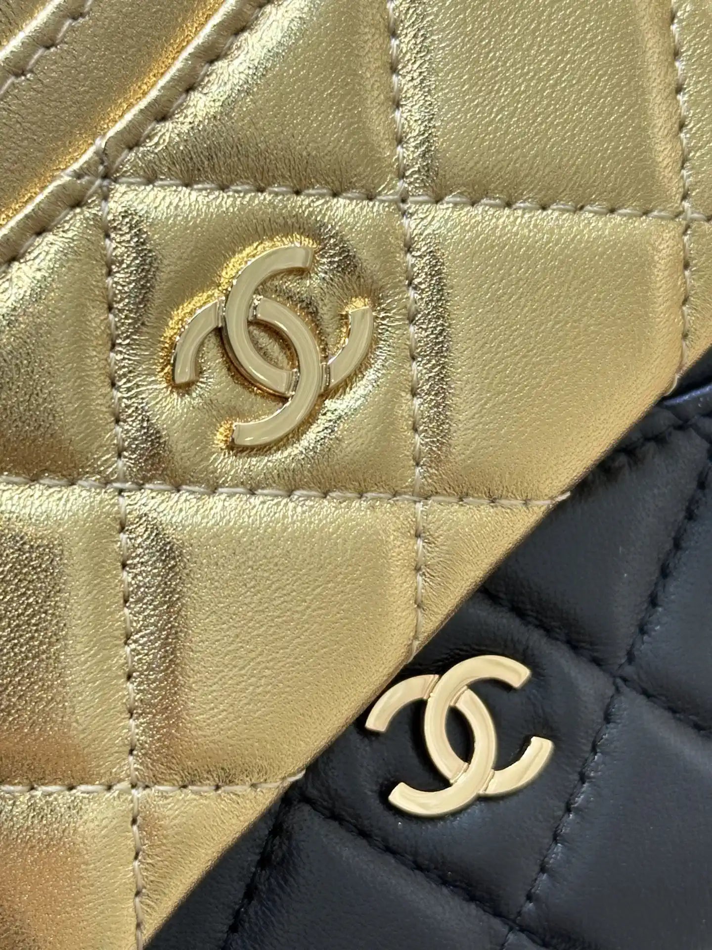 Chanel Classic Card Holder Lambskin AP4472