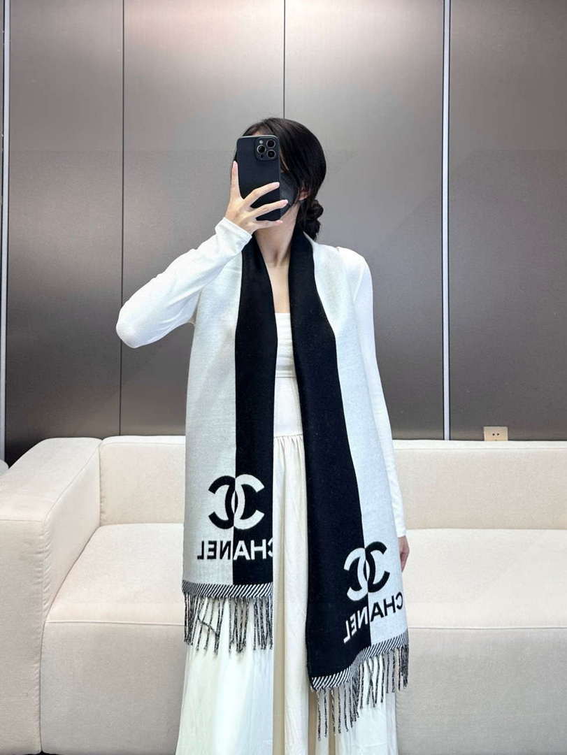 Chanel Classic Scarf Designer Scarf C88732 - Default Title - View 1
