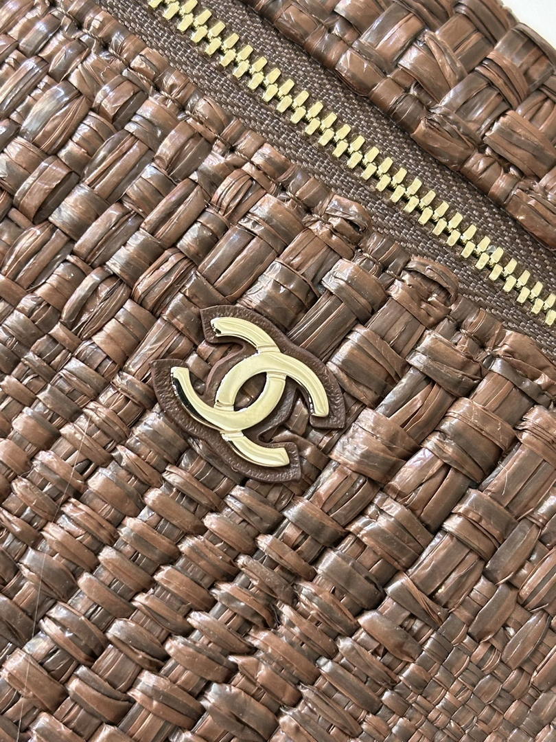 Chanel Classic Vanity with Chain Braided Raffia & Gold-Tone Metal AP4385 Brown