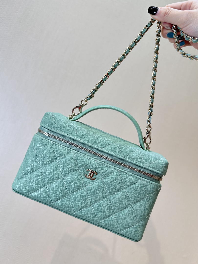 Chanel Classic Vanity with Chain Grained Shiny Calfskin & Gold-Tone Metal AP4385 Green