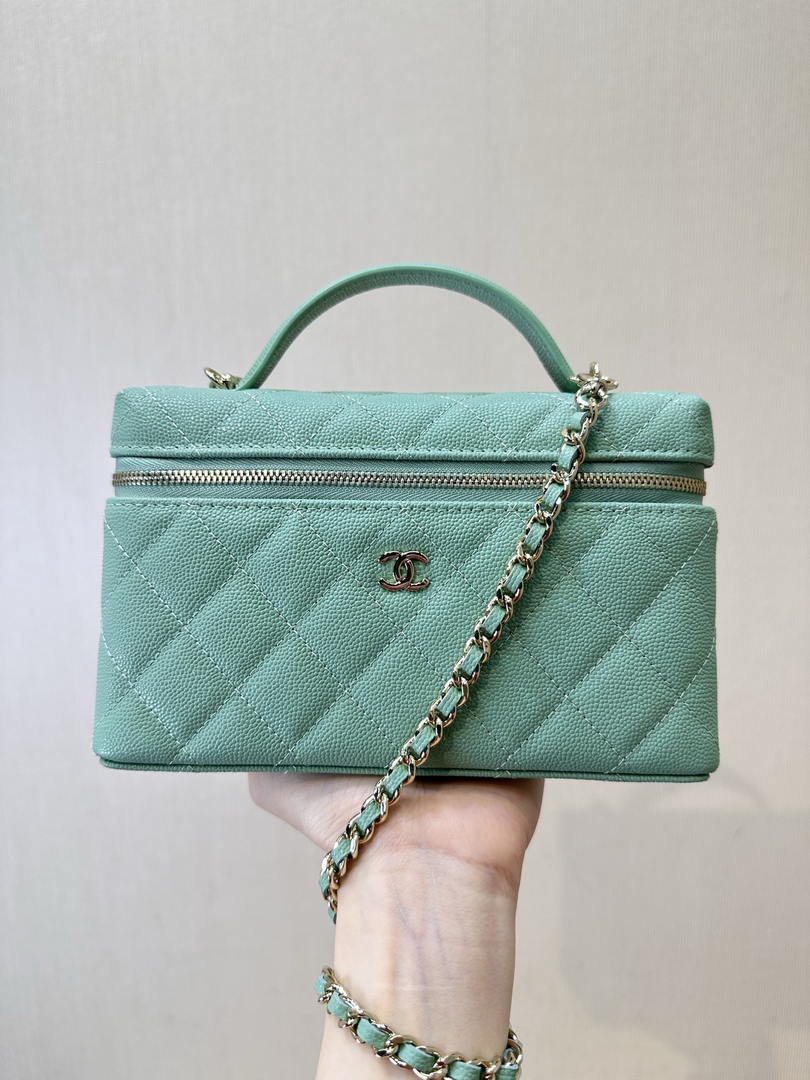 Chanel Classic Vanity with Chain Grained Shiny Calfskin & Gold-Tone Metal AP4385 Green - Default Title - View 3