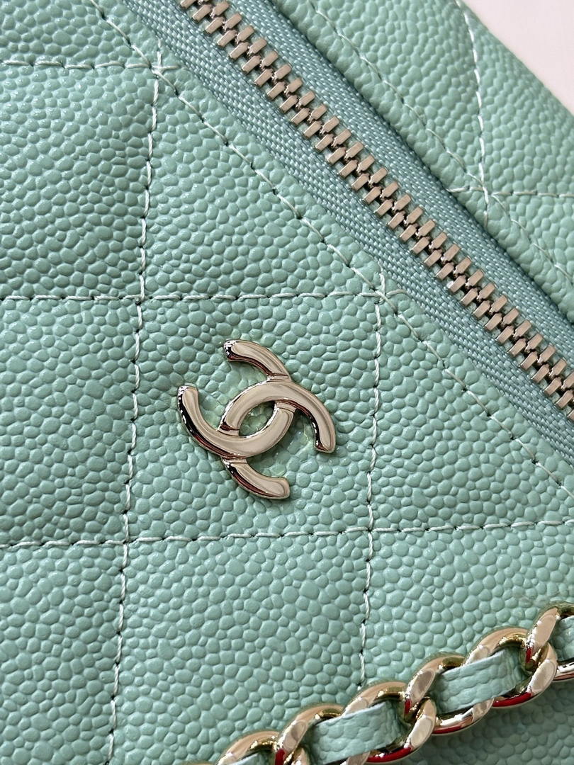Chanel Classic Vanity with Chain Grained Shiny Calfskin & Gold-Tone Metal AP4385 Green