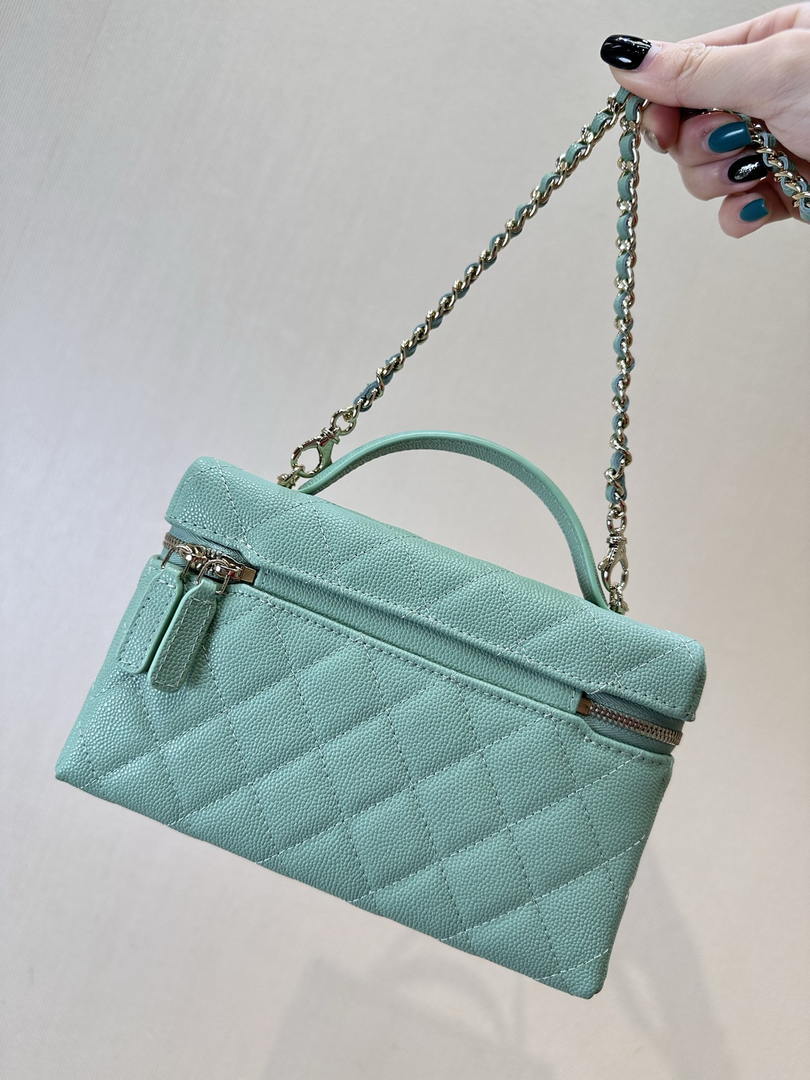 Chanel Classic Vanity with Chain Grained Shiny Calfskin & Gold-Tone Metal AP4385 Green