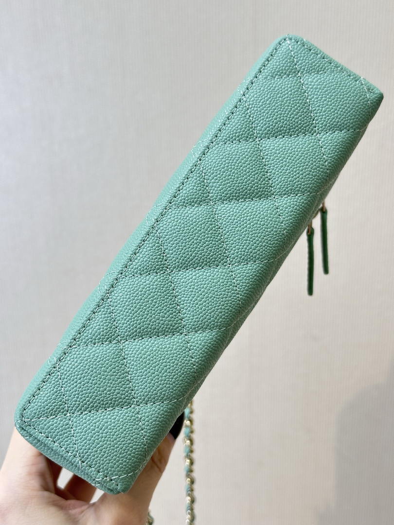 Chanel Classic Vanity with Chain Grained Shiny Calfskin & Gold-Tone Metal AP4385 Green