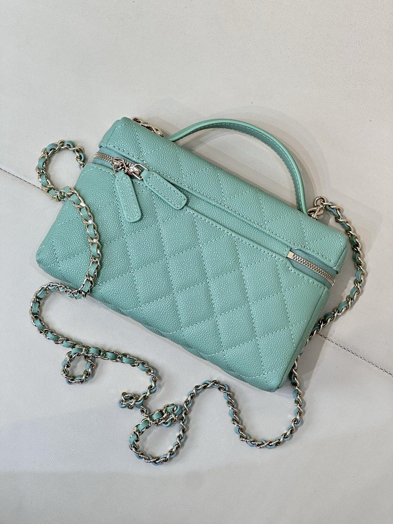 Chanel Classic Vanity with Chain Grained Shiny Calfskin & Gold-Tone Metal AP4385 Green