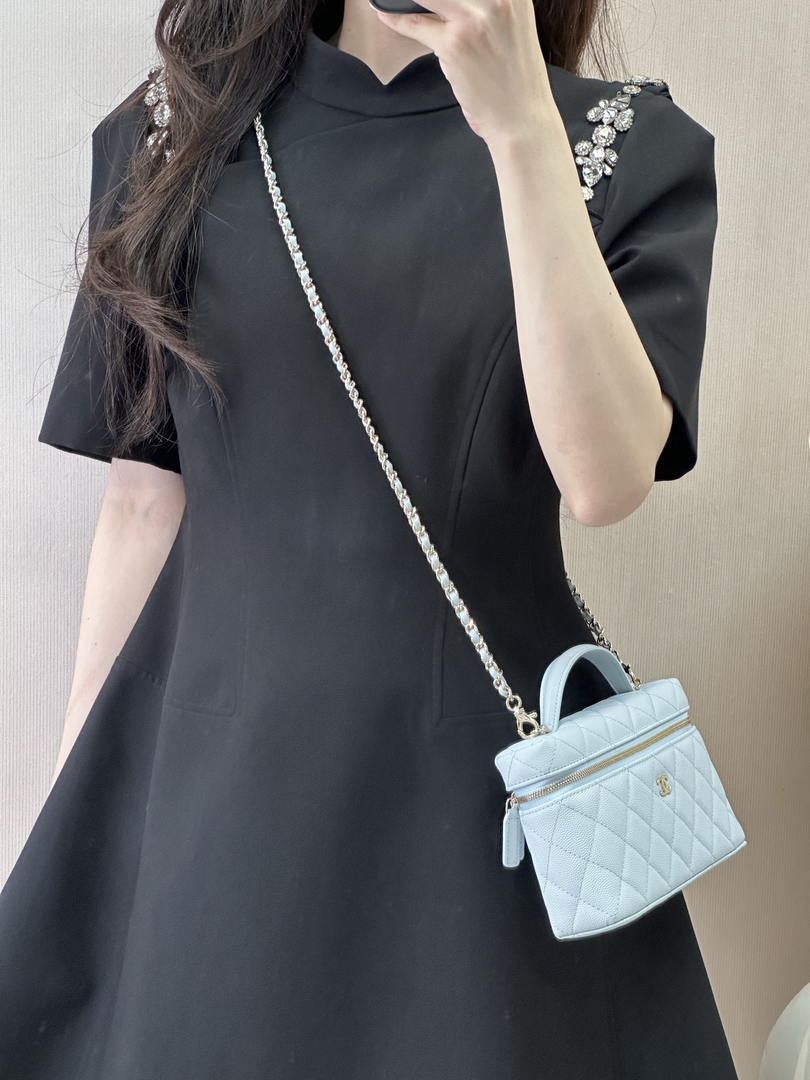 Chanel Classic Vanity with Chain Grained Shiny Calfskin & Gold-Tone Metal AP4385 Blue