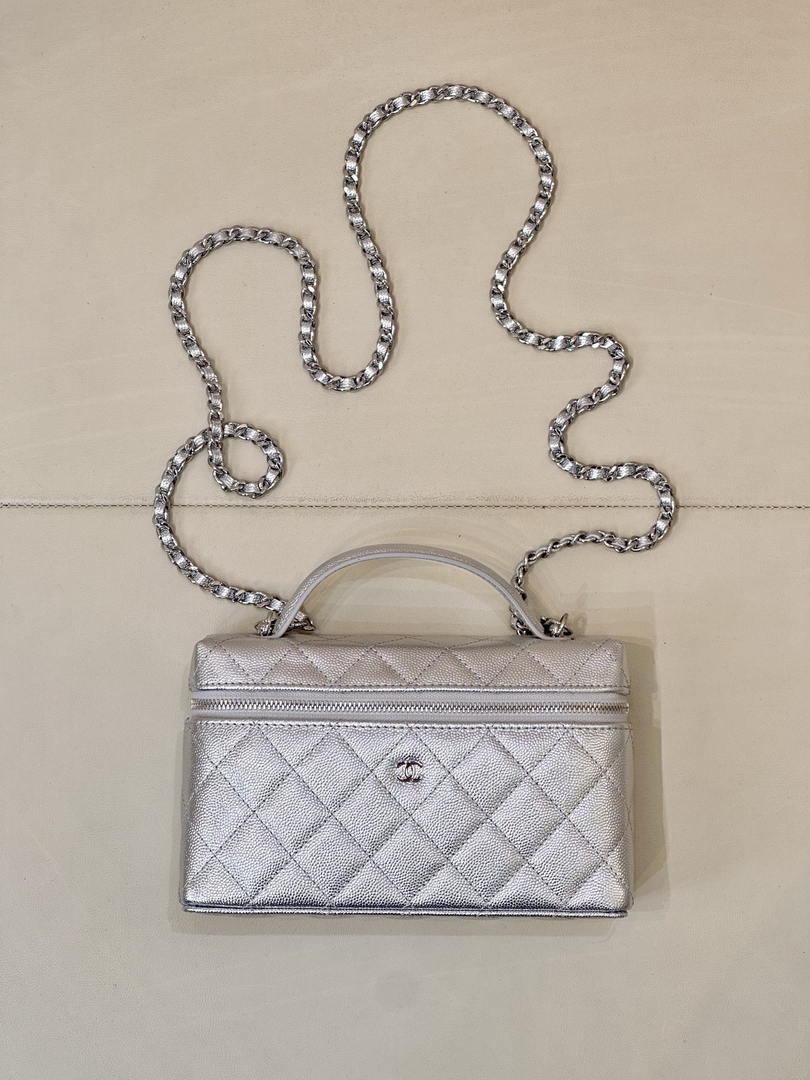 Chanel Classic Vanity with Chain Grained Shiny Calfskin & Gold-Tone Metal AP4385 Silver