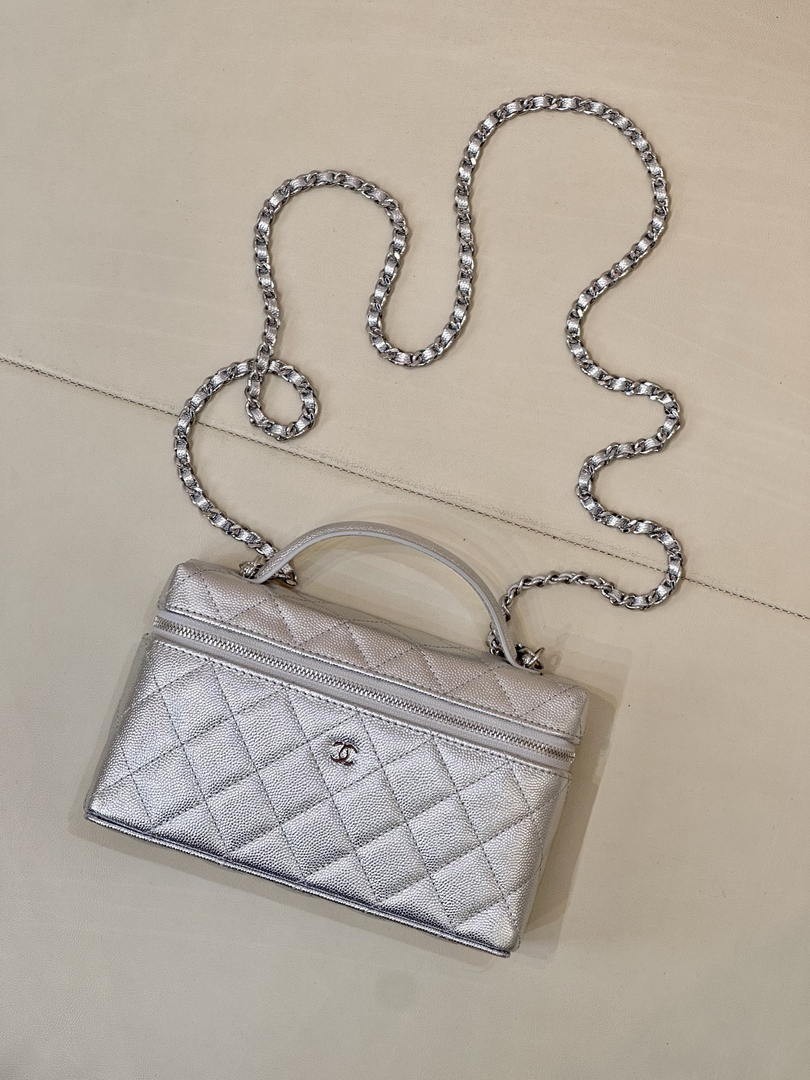 Chanel Classic Vanity with Chain Grained Shiny Calfskin & Gold-Tone Metal AP4385 Silver