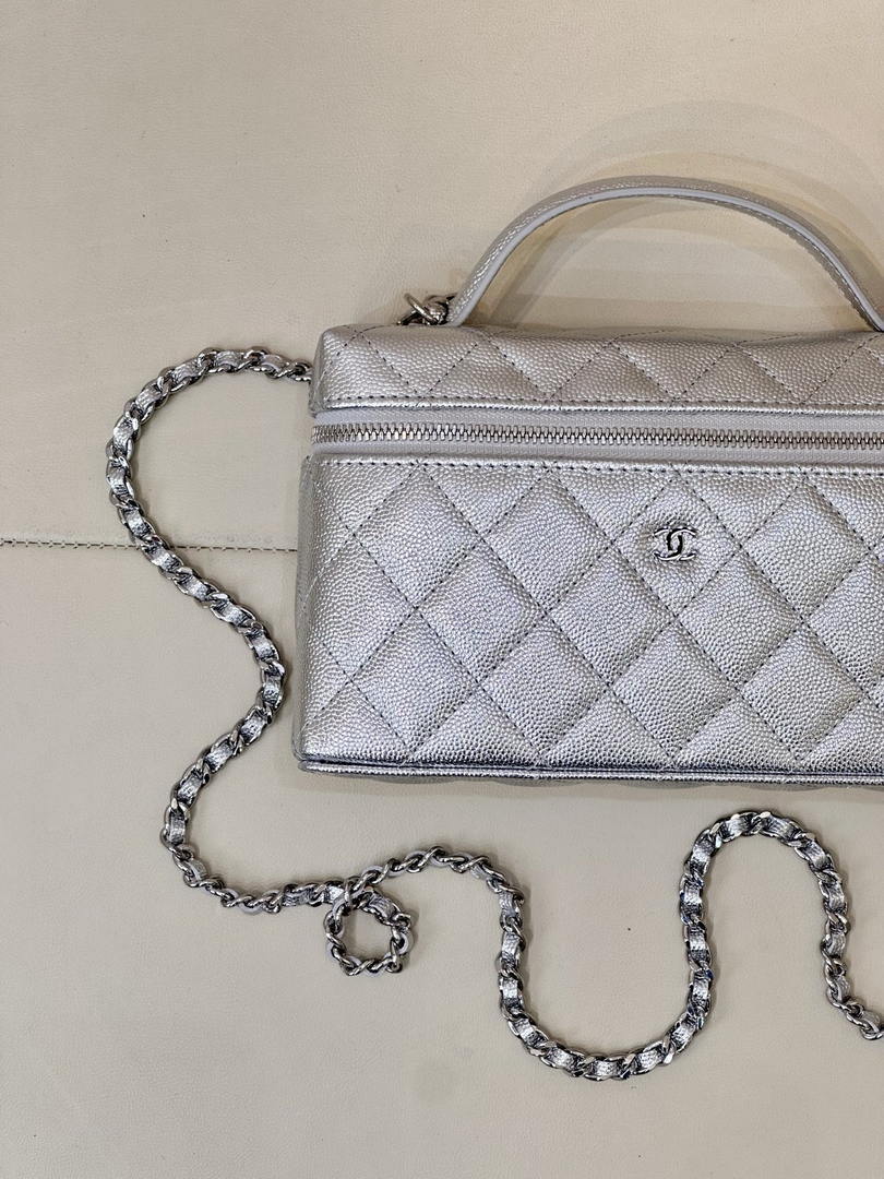 Chanel Classic Vanity with Chain Grained Shiny Calfskin & Gold-Tone Metal AP4385 Silver