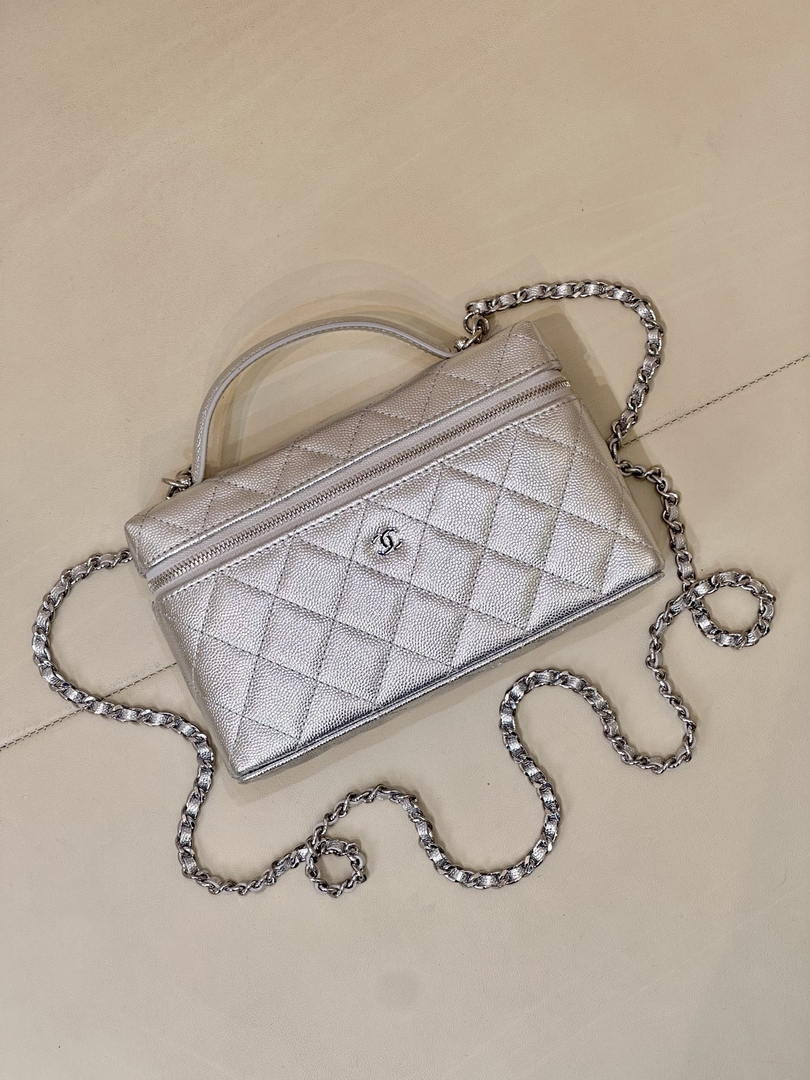 Chanel Classic Vanity with Chain Grained Shiny Calfskin & Gold-Tone Metal AP4385 Silver