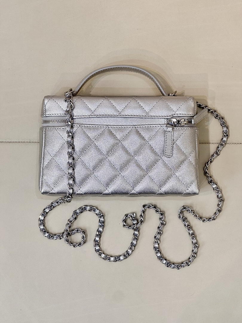 Chanel Classic Vanity with Chain Grained Shiny Calfskin & Gold-Tone Metal AP4385 Silver