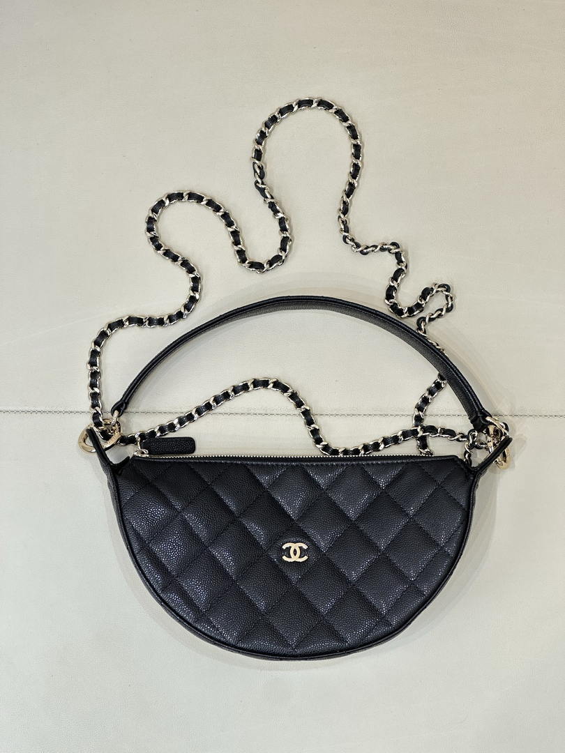 Chanel Clutch with chain Lambskin & Gold-Tone Metal AP5094 Black